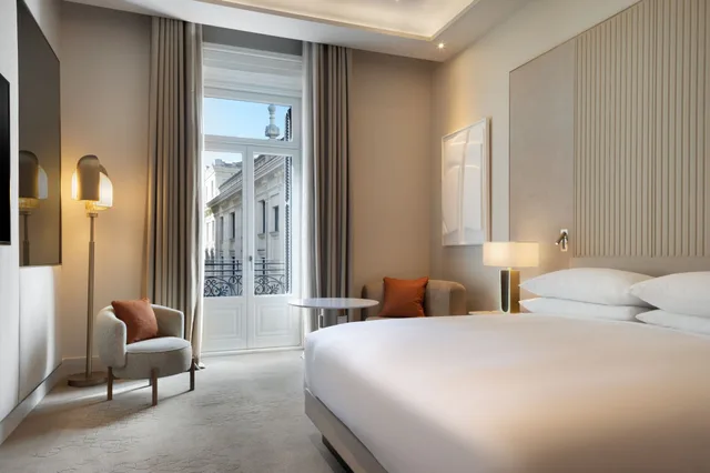Deluxe, King Bed, Balcony, JW Marriott Hotel Madrid 1/4