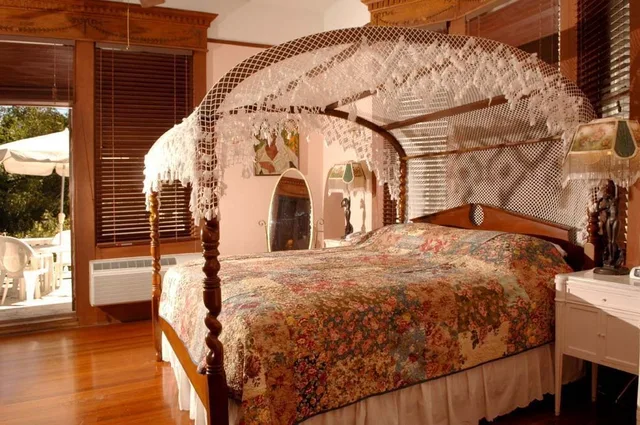 Room, King Bed, Pool Side، Amsterdams Curry Mansion Inn 9/10