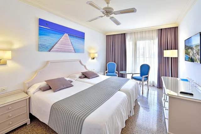 Room, Double or Twin Bed, Side Sea View، Hotel Mac Puerto Marina 1/1