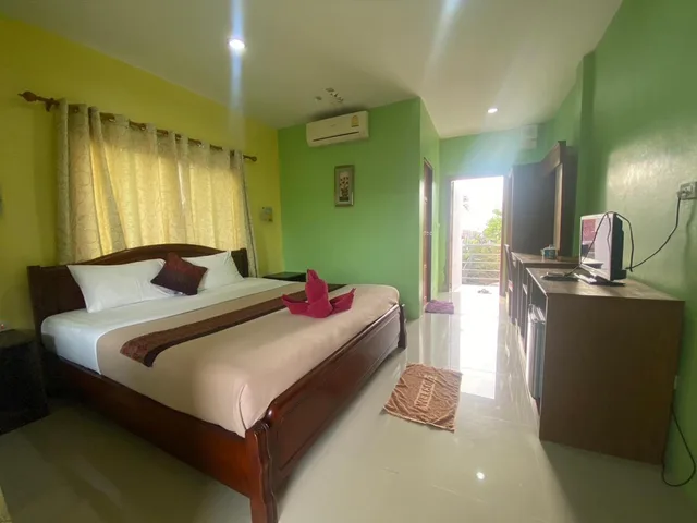 غرفة قياسية بسرير مزدوج بشرفة، Lanta New Beach Bungalows 2/10