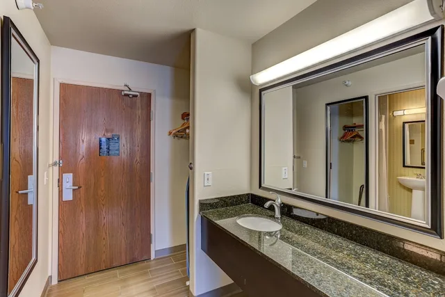 غرفة قياسية بسريرين كوين، Holiday Inn Express Hotel And Suites Montrose Townsend 7/8