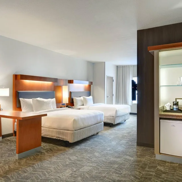 Suite, 2 Queen Beds, Trundle Bed, Track View, Sofa، Springhill Suites Shreveport-Bossier City/Louisiana Downs 4/7