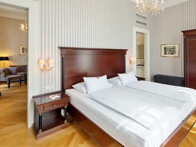 Suite, King Bed, Austria Trend Parkhotel Schonbrunn 4/10