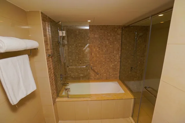 Suite, The Grand Lux Hotel 3/3