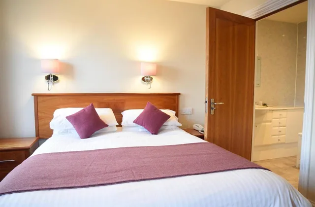 غرفة سوبيريور بسرير مزدوج بإطلالة على البحر، The Royal Hotel, Portree 2/9
