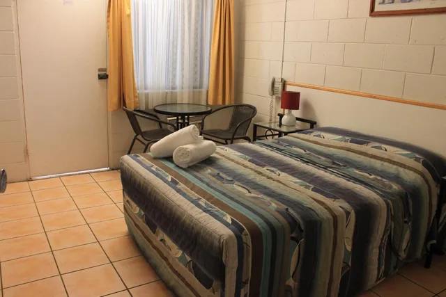 Motel، Oasis Inn Apartments 3/8