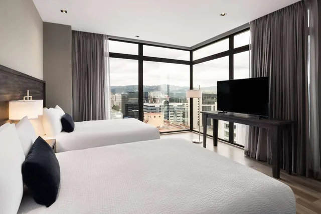 جناح بزنس بسريرين كوين، Wyndham Garden Guatemala City 1/1