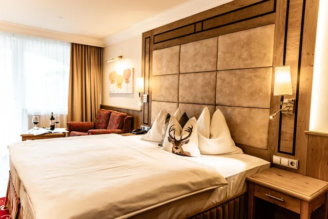 Deluxe, King Bed, Garden or Parking View، Hubertushof 8/10