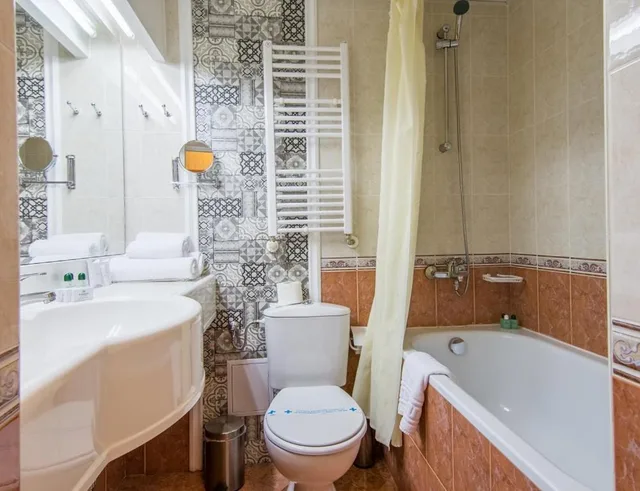 غرفة قياسية بسرير مزدوج أو سريرين منفصلين، Murgavets Grand Hotel and Spa 2/2