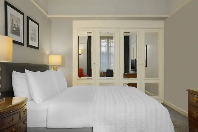 جناح مع أريكة، The Dilly Hotel 1/1