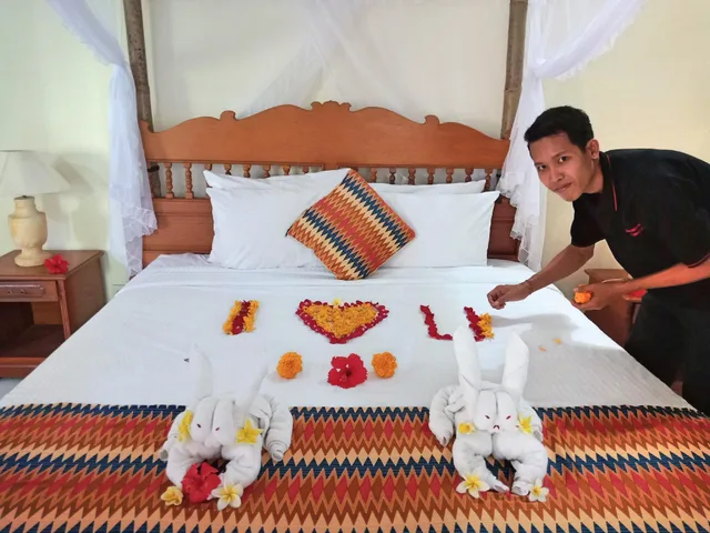 بنغل بسرير كينج بإطلالة على الحديقة بغرفة نوم واحدة، Geringsing Bungalows 2/3