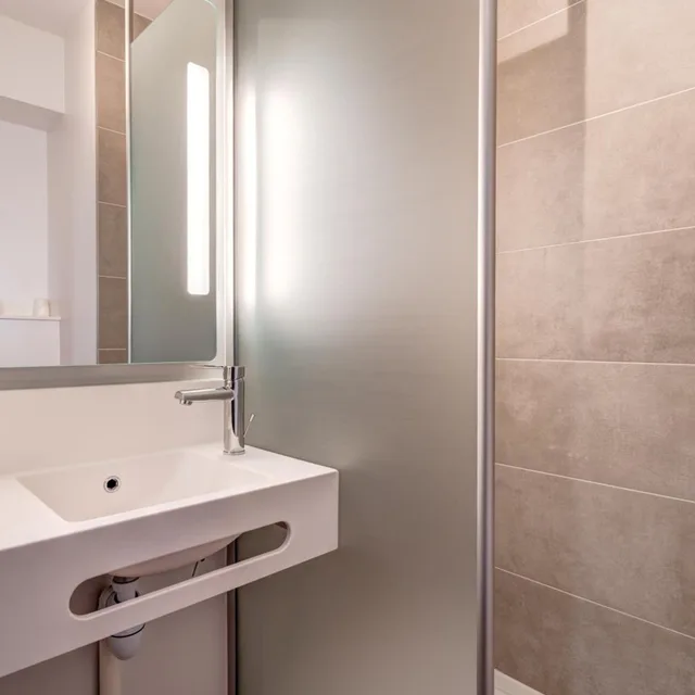 Quadruple room, B&B Hotel Le Port Marly Saint Germain en Laye 6/6