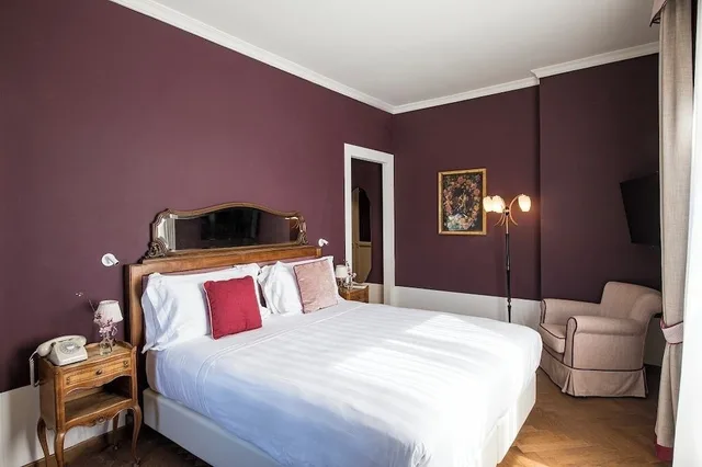 غرفة رومانسية بسرير كوين، La Posta Hotel & Thermal Spa 2/3
