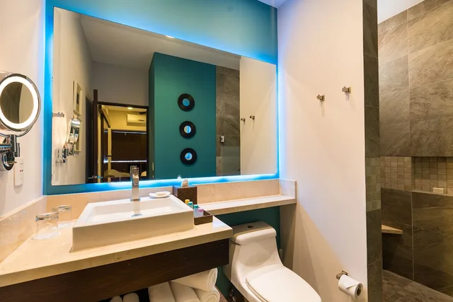جناح فاخر بسرير كينج وسرير كوين بإطلالة على البحر بغرفتي نوم، Resorts By Pinnacle 220 5/6