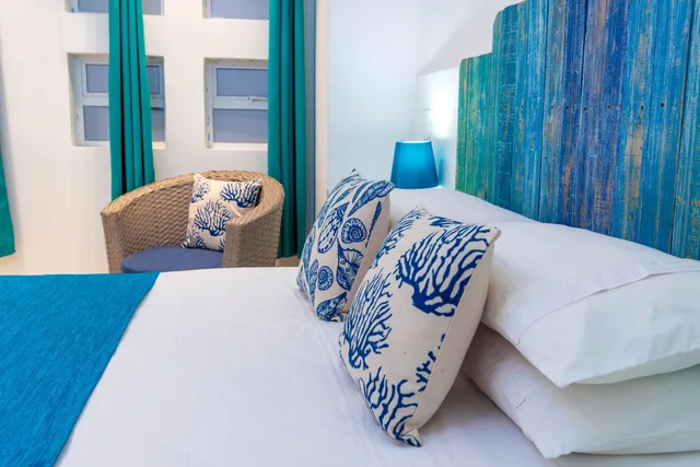 Suite, Double Bed, White Coral Apartasuites 1/2