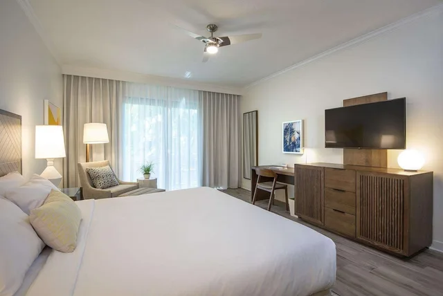 Resort, King Bed، Hawks Cay Resort 1/5