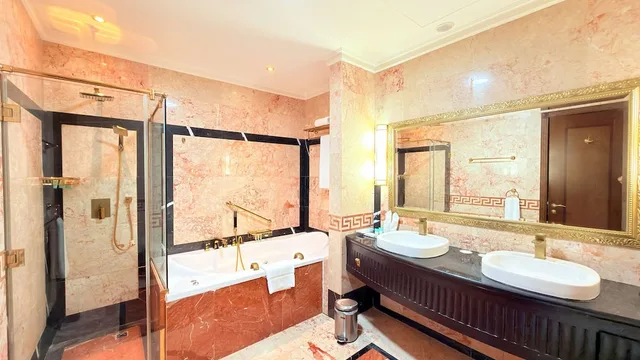 جناح غراند، Sunday Hotel Al Barsha Dubai Mall of the Emirates Formerly Grand Excelsior Al Barsha 7/7