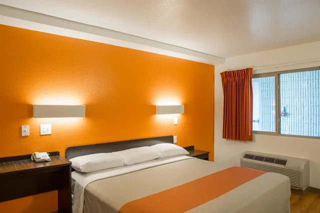 غرفة قياسية بسرير مزدوج لذوي الإعاقة، Motel6 Cutler Bay, FL - Miami 3/9