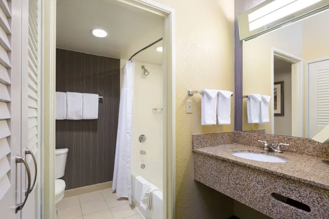 غرفة بسريرين كوين، COURTYARD AUSTIN THE DOMAIN AREA 3/6