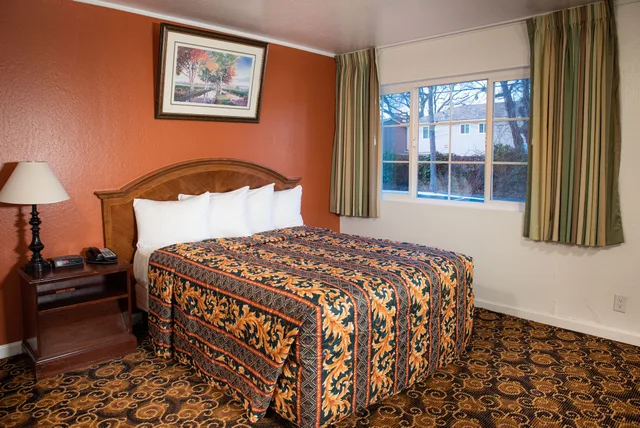 غرفة مفردة بسرير كوين لذوي الإعاقة، Granada Inn 6/10