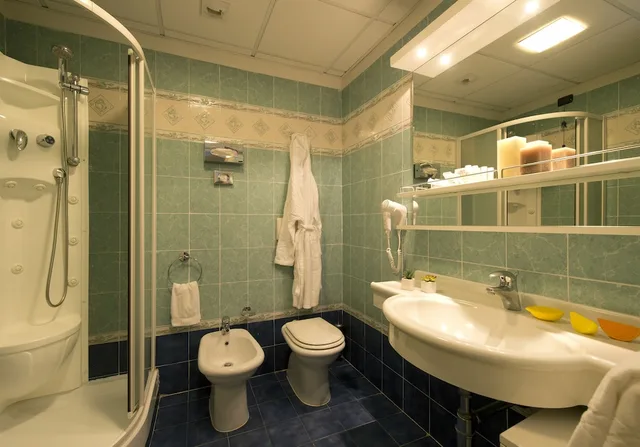 Family, Triple, Murphy Bed، Grand Hotel Admiral Palace 2/3