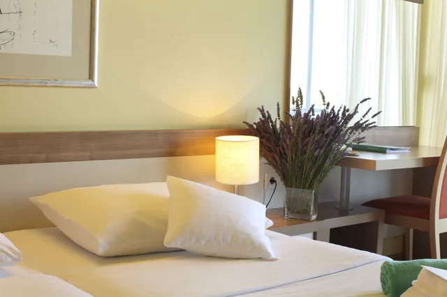 Suite, Twin Beds, Sea Side, Sofa, Balcony، Hotel Aurora 3/7