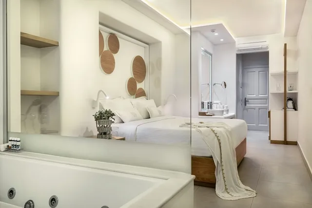 Sunshine, Junior Suite, King Bed, Sea View, Sofa, Private Pool، Nissaki Boutique 2/2