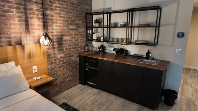 غرفة بريميوم بسرير كينج، The Maj Hotel 6/6