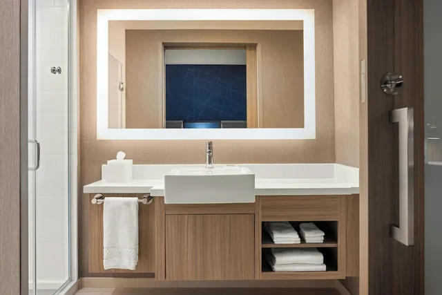 جناح بسريرين كوين مع سرير سحّاب إضافي، SpringHill Suites by Marriott Eau Claire 6/6