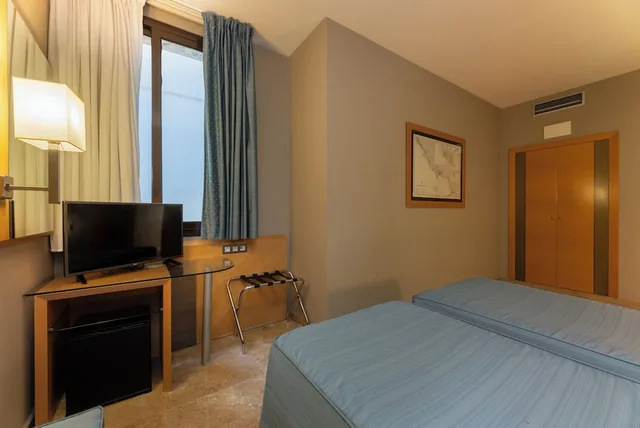 غرفة ثلاثية، Del Mar Hotel 5/8