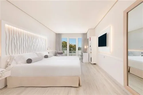 Room, Single, Double Bed, Side Sea View، Amare Beach Hotel Marbella - Adults only 1/3