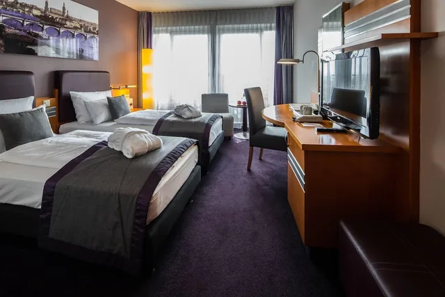 جناح سوبيريور بسريرين منفصلين مع أريكة، Ramada by Wyndham Dresden 4/5