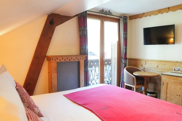 غرفة سوبيريور بسرير مزدوج أو سريرين منفصلين بإطلالة على الجبل، Auberge Du Manoir 4/9