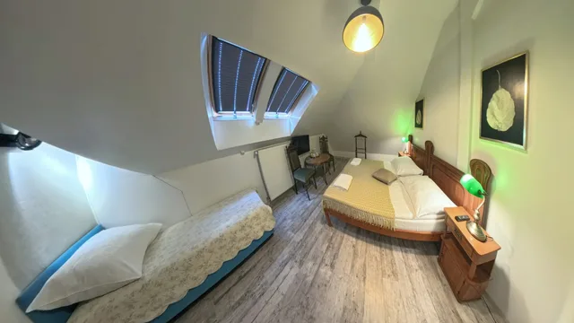 Deluxe, Queen Bed, Oki Doki Old Town Hostel 1/4