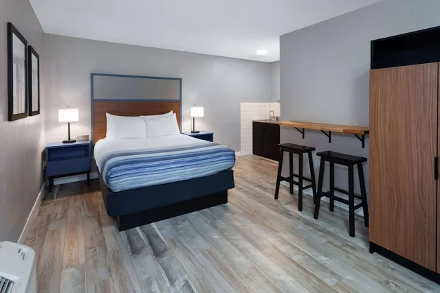 غرفة ديلوكس بسرير كوين، AmericInn by Wyndham New Richmond 1/5