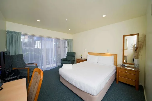 استوديو سوبيريور، Best Western Ellerslie International 2/9