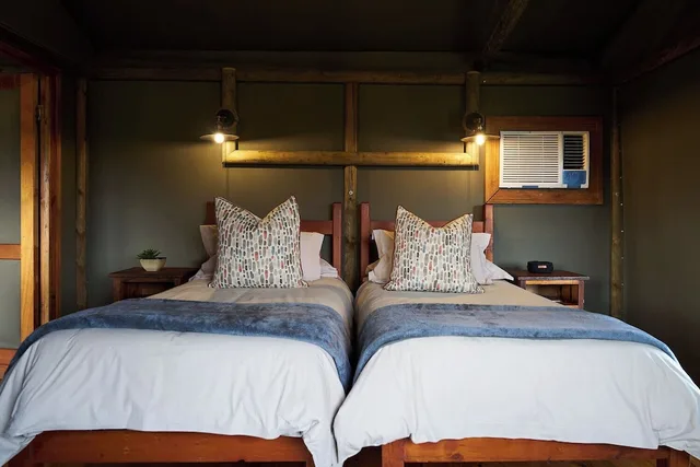 Luxury, Family, Double and Twin Beds, Buffelsdrift Game Lodge 4/10