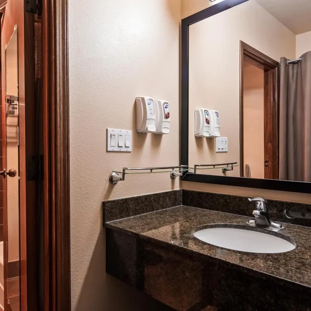 غرفة بسرير كينج بجاكوزي، Best Western Elko Inn 6/6