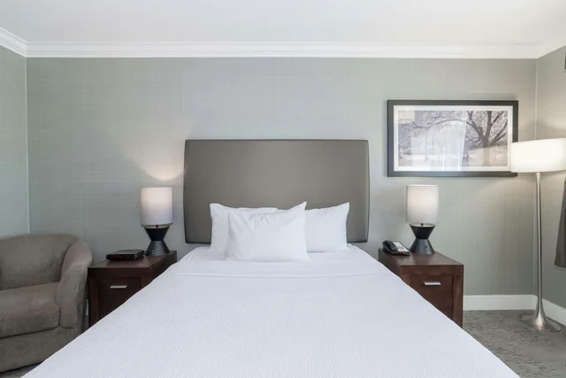 غرفة بسرير كوين لذوي الإعاقة، Sandman Hotel Saskatoon 7/10