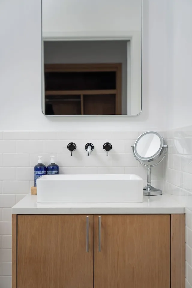 جناح جونيور بسرير كينج بشرفة، Bungalow Hotel 1/1