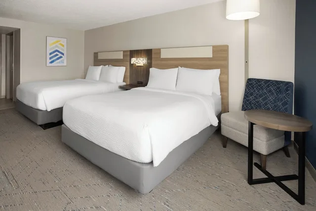 غرفة قياسية بسريرين كوين بإطلالة على النهر، Holiday Inn Express Philadelphia - Penns Landing 2/6