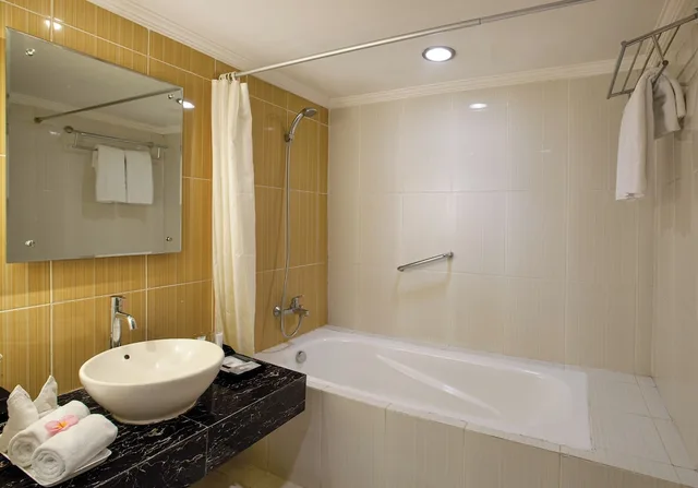 غرفة تنفيذية بإطلالة على المدينة، ARTOTEL Gelora Senayan Jakarta 3/3