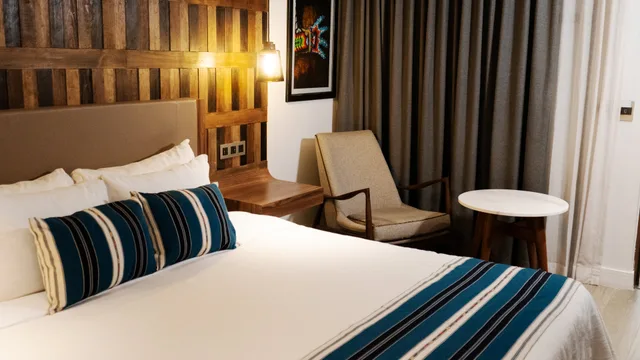 غرفة بسرير كينج، Hotel Indigo Guadalajara Expo, an IHG Hotel 2/5