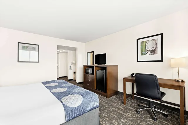 غرفة قياسية بسرير كينج لذوي الإعاقة، Best Western Yacht Harbor Hotel 4/7