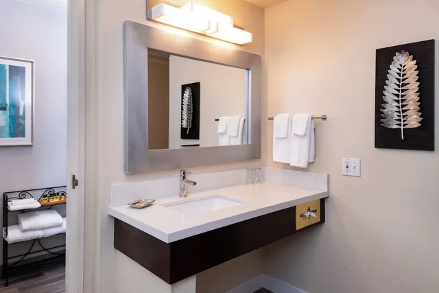 جناح بسرير كينج وسريرين كوين، Best Western Plus Novato Oaks Inn 4/5