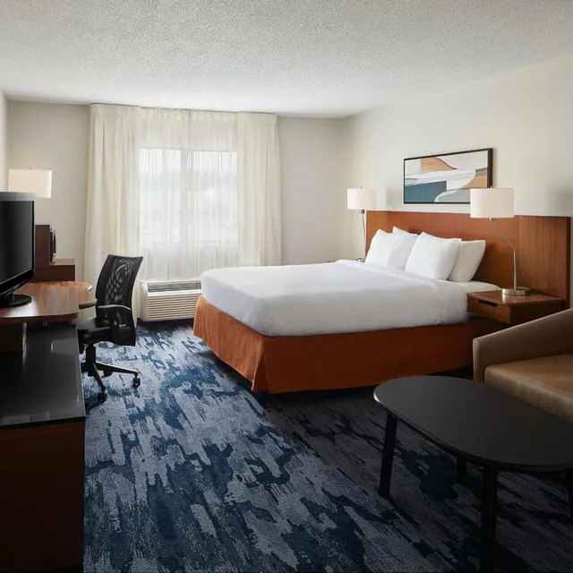 Room, King Bed, Large, Fairfield Inn By Marriott Huntsville 2/6