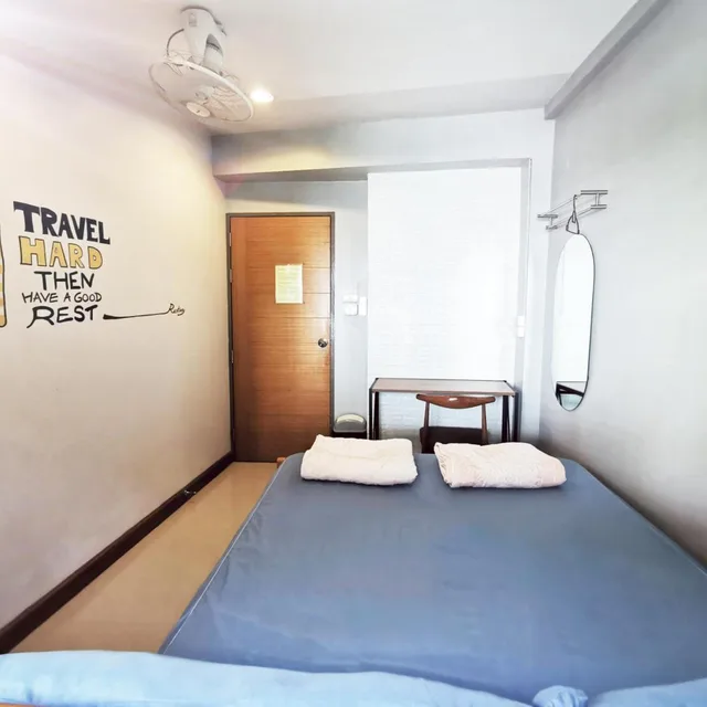 غرفة قياسية بسرير مزدوج بحمام مشترك، Restiny Hostel 3/8