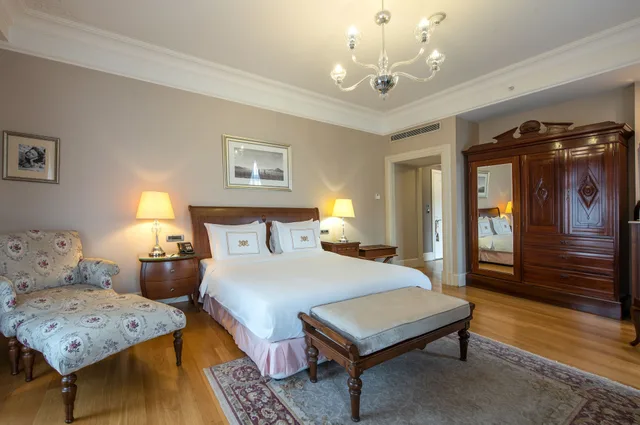 غرفة ركنية بسرير كينج، Pera Palace Hotel 1/4