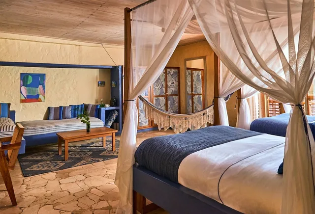 بنغل رومانسي بسريرين منفصلين بغرفة نوم واحدة بمسبح خاص، Blue Apple Beach Hotel 1/2