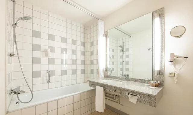 غرفة سوبيريور بسريرين منفصلين بإطلالة على الفناء، Mercure Hotel Offenburg Am Messeplatz 8/8